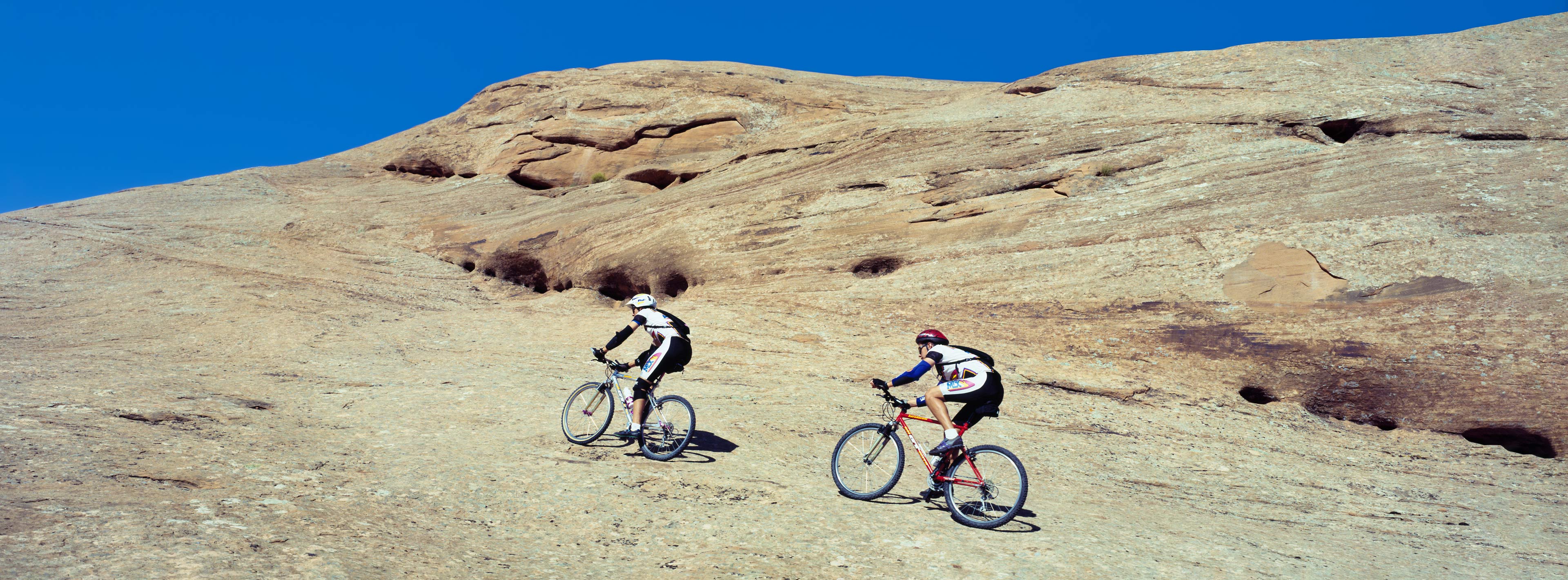 Mountain Bikers, Slick Rock Bike Trail, Moab, Utah (23701.R)